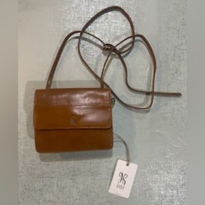 Jill Wallet Crossbody in Truffle